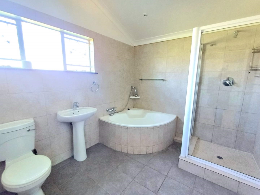 4 Bedroom Property for Sale in Dan Pienaar Free State